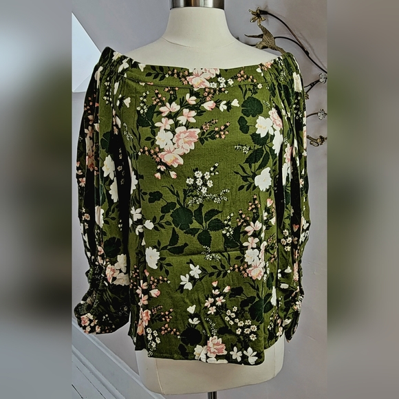 SUGARLIPS Shiloh Floral Off the Shoulder Top NWT - Picture 6 of 8
